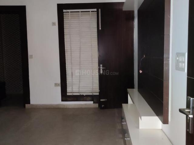 2 BHK Independent Builder Floor in Paschim Vihar for resale New Delhi. The reference number is 20078062