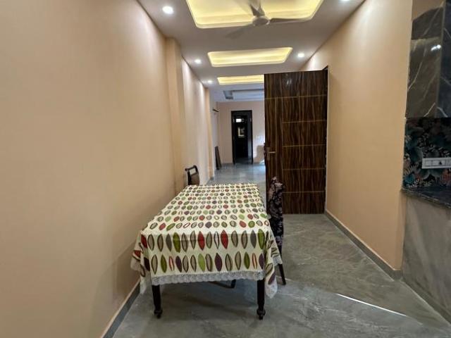 2 BHK Independent Builder Floor in Patel Nagar for rent New Delhi. The reference number is 18534846