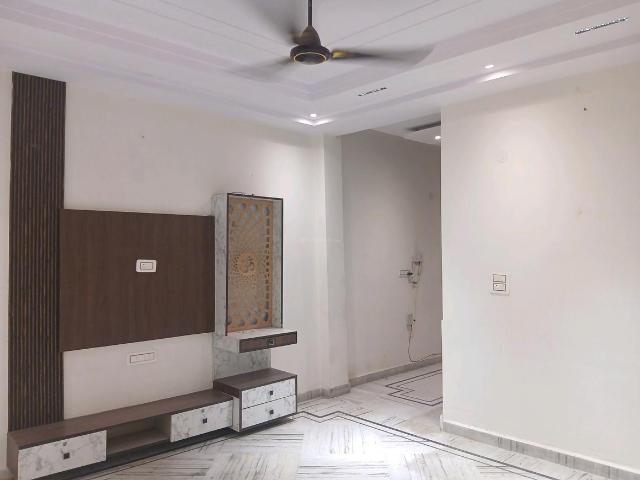 2 BHK Independent Builder Floor in Patel Nagar for resale Delhi Central. The reference number is 5439224