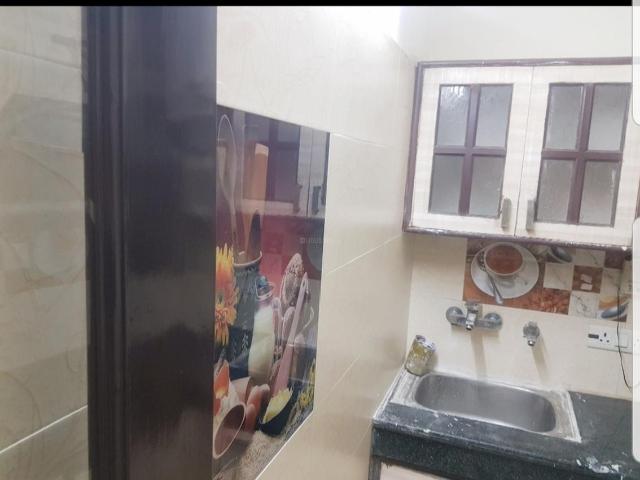 2 BHK Independent Builder Floor in Patel Nagar for resale Delhi Central. The reference number is 10804238
