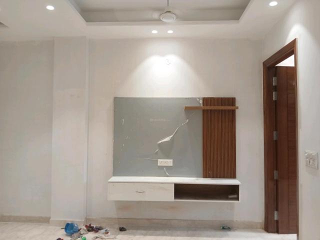 2 BHK Independent Builder Floor in Patel Nagar for resale Delhi Central. The reference number is 17557337