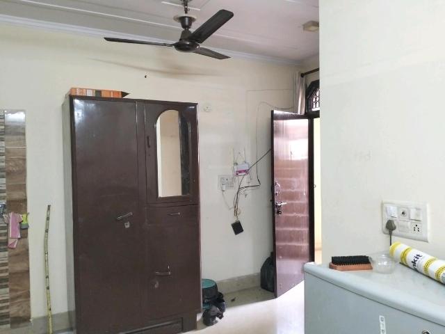 2 BHK Independent Builder Floor in Patparganj for resale New Delhi. The reference number is 20444341