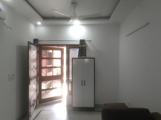 2 BHK Independent Builder Floor in Pitampura for rent New Delhi. The reference number is 19040324