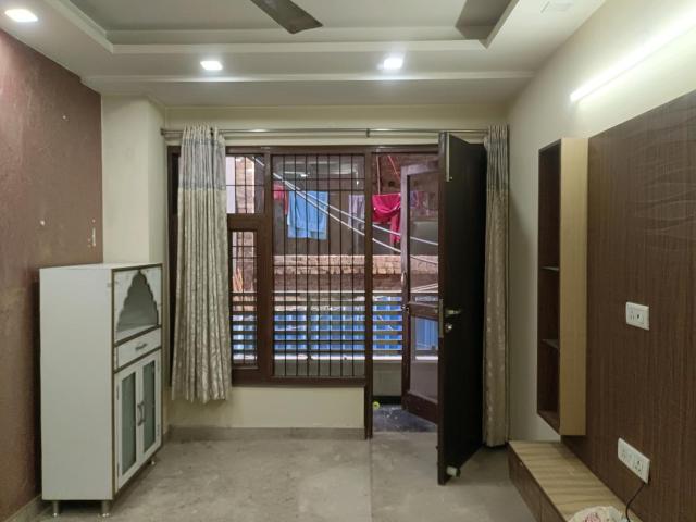 2 BHK Independent Builder Floor in Pitampura for rent New Delhi. The reference number is 19121350