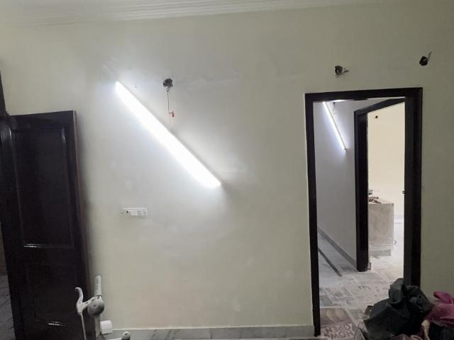 2 BHK Independent Builder Floor in Pitampura for rent New Delhi. The reference number is 20330765