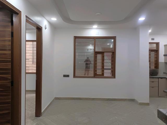 2 BHK Independent Builder Floor in Pitampura for resale New Delhi. The reference number is 20629237