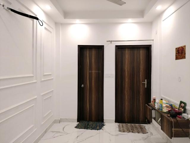 2 BHK Independent Builder Floor in Pochanpur Colony for resale New Delhi. The reference number is 18925791