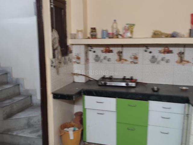 2 BHK Independent Builder Floor in Preet Vihar for rent New Delhi. The reference number is 18866381