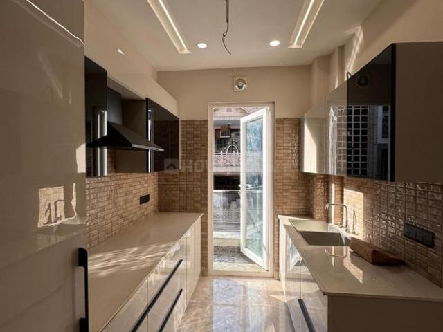 2 BHK Independent Builder Floor in Rajouri Garden for rent New Delhi. The reference number is 20054063