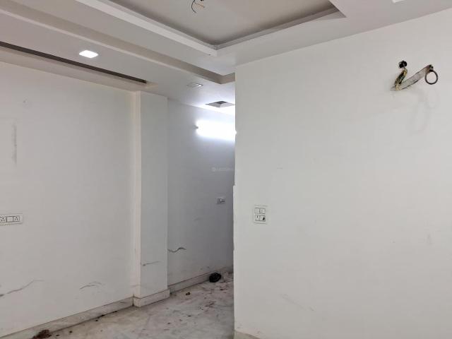 2 BHK Independent Builder Floor in Ramesh Nagar for rent New Delhi. The reference number is 19518802