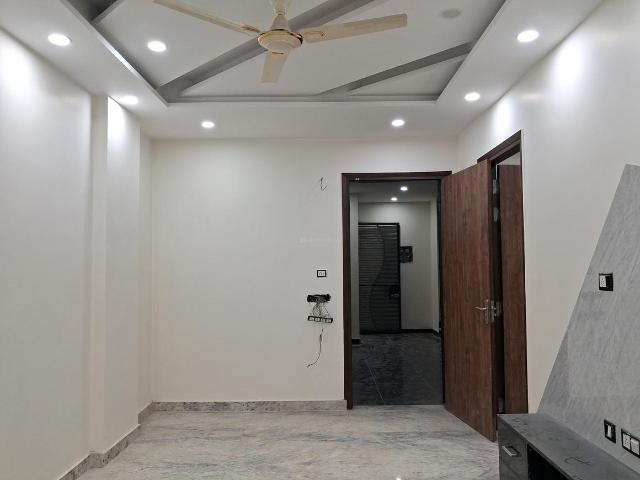 2 BHK Independent Builder Floor in Ramesh Nagar for rent New Delhi. The reference number is 19548378