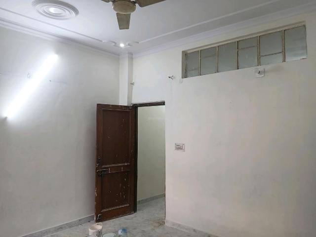 2 BHK Independent Builder Floor in Ramesh Nagar for rent New Delhi. The reference number is 19020740