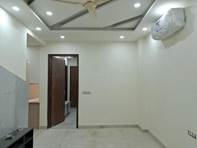 2 BHK Independent Builder Floor in Ramesh Nagar for rent New Delhi. The reference number is 19213858
