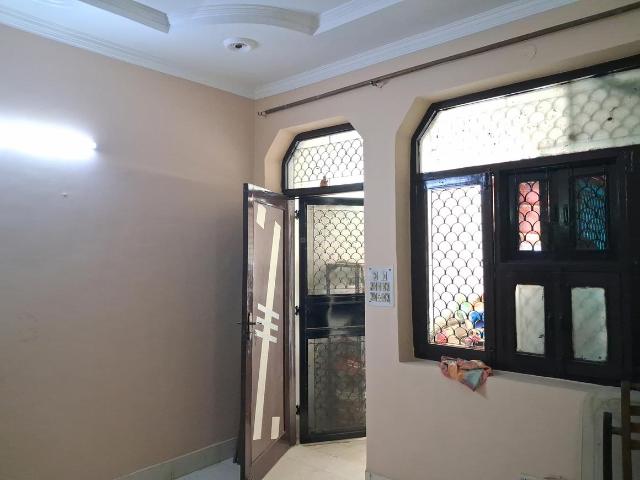 2 BHK Independent Builder Floor in Ramesh Nagar for rent New Delhi. The reference number is 20435592