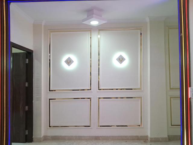 2 BHK Independent Builder Floor in Ramesh Nagar for rent New Delhi. The reference number is 20896754