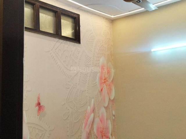 2 BHK Independent Builder Floor in Ramesh Nagar for rent New Delhi. The reference number is 20997975