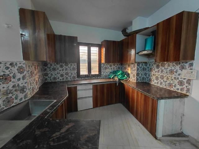 2 BHK Independent Builder Floor in Ramesh Nagar for rent New Delhi. The reference number is 20053940