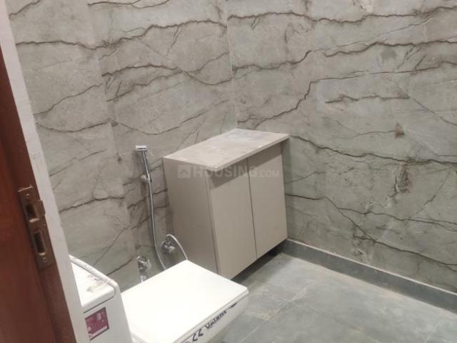 2 BHK Independent Builder Floor in Ramesh Nagar for rent New Delhi. The reference number is 20386854