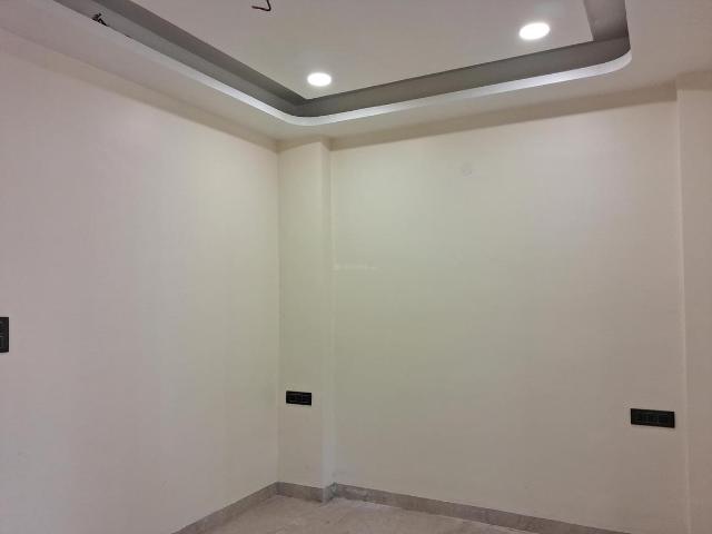 2 BHK Independent Builder Floor in Ramesh Nagar for resale New Delhi. The reference number is 18811822