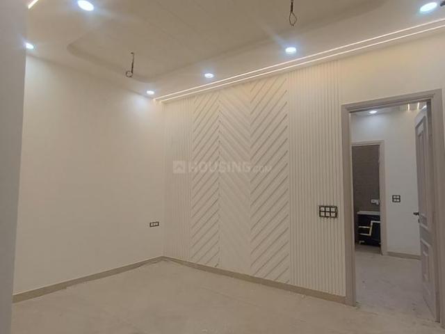 2 BHK Independent Builder Floor in Ramesh Nagar for resale New Delhi. The reference number is 19567657