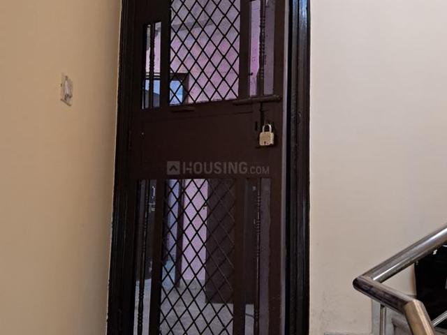 2 BHK Independent Builder Floor in Ranjeet Nagar for resale Delhi Central. The reference number is 11236076