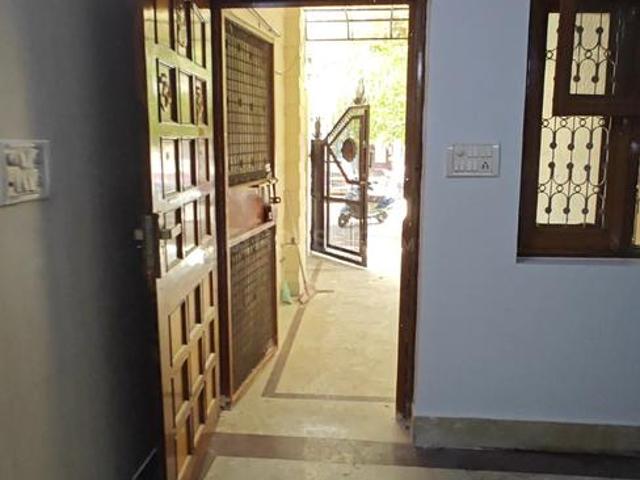 2 BHK Independent Builder Floor in Subhash Nagar for rent New Delhi. The reference number is 15609409