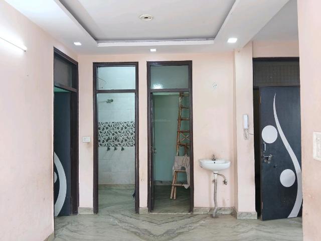2 BHK Independent Builder Floor in Sabzi Mandi Old for rent New Delhi. The reference number is 15969957