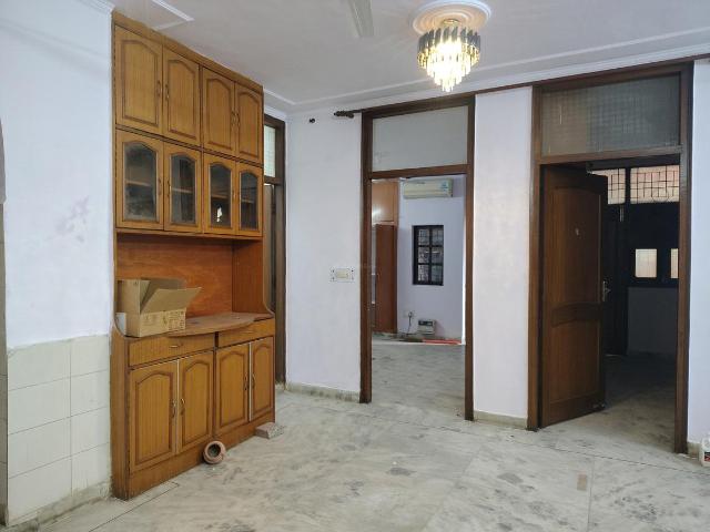 2 BHK Independent Builder Floor in Safdarjung Enclave for rent New Delhi. The reference number is 18447165