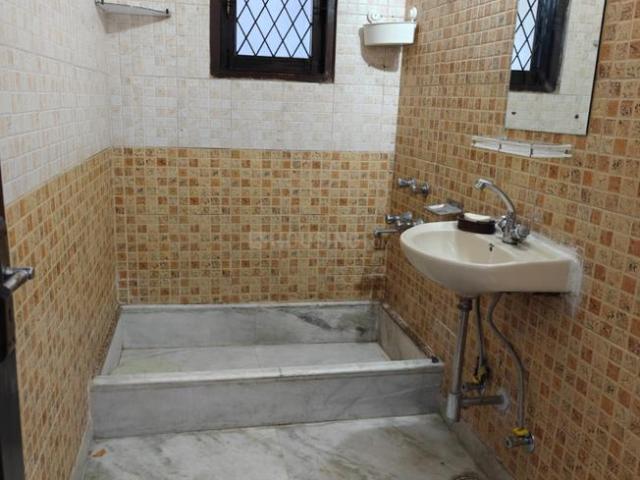 2 BHK Independent Builder Floor in Safdarjung Enclave for rent New Delhi. The reference number is 20241303