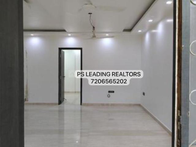 2 BHK Independent Builder Floor in Safdarjung Enclave for resale New Delhi. The reference number is 20125185
