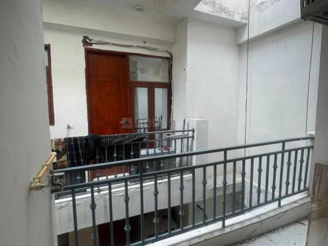 2 BHK Independent Builder Floor in Saket for resale New Delhi. The reference number is 20803444