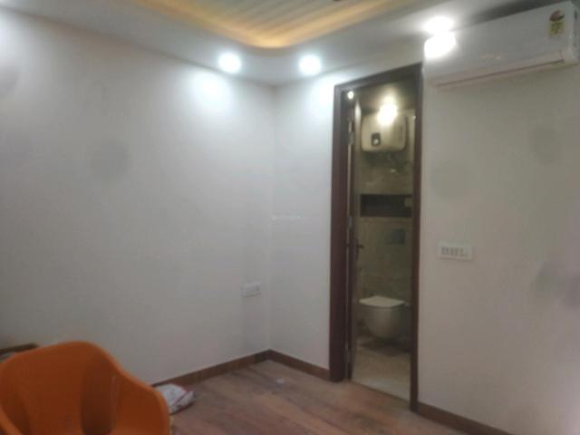 2 BHK Independent Builder Floor in Sant Nagar for resale New Delhi. The reference number is 20497939