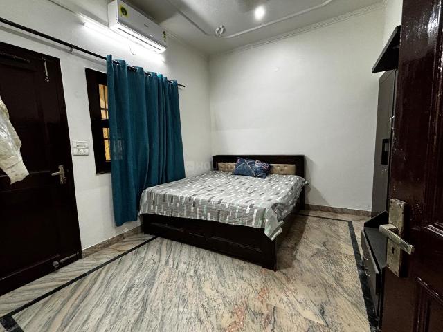 2 BHK Independent Builder Floor in Sector 43 for rent Gurgaon. The reference number is 20474640