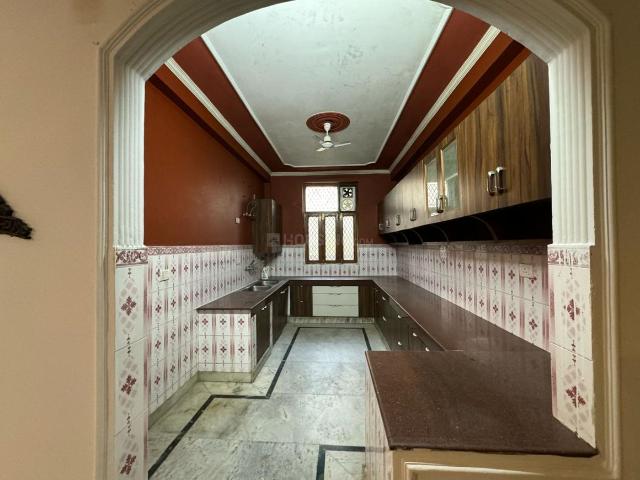 2 BHK Independent Builder Floor in Sector 49 for rent Noida. The reference number is 20417542