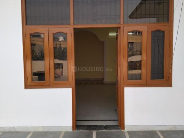 2 BHK Independent Builder Floor in Sector 50 for rent Noida. The reference number is 17114089