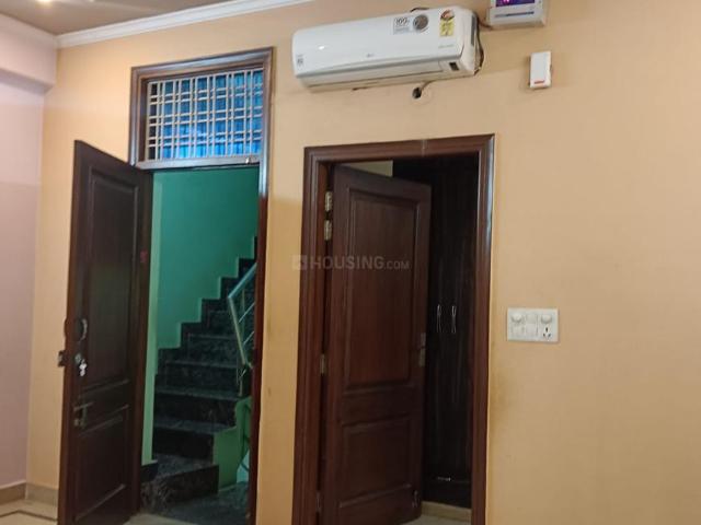 2 BHK Independent Builder Floor in Sector 56 for rent Gurgaon. The reference number is 15479908