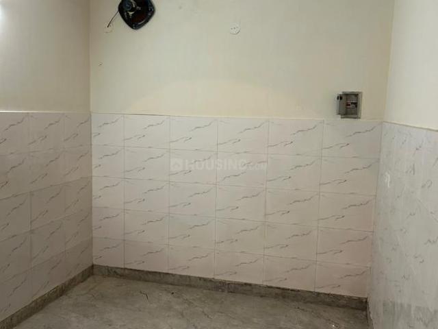 2 BHK Independent Builder Floor in Sector 5 Rohini for resale New Delhi. The reference number is 18141583