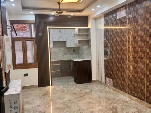 2 BHK Independent Builder Floor in Sector 73 for resale Noida. The reference number is 20810399