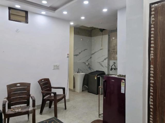 2 BHK Independent Builder Floor in Sector 8 Dwarka for rent New Delhi. The reference number is 17650855