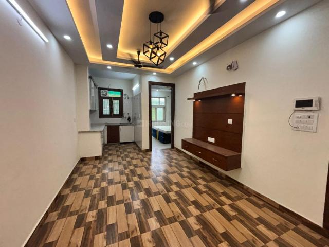 2 BHK Independent Builder Floor in Sector 8 Dwarka for rent New Delhi. The reference number is 20354380