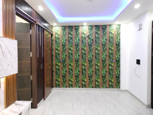2 BHK Independent Builder Floor in Sector 8 Dwarka for resale New Delhi. The reference number is 20060360