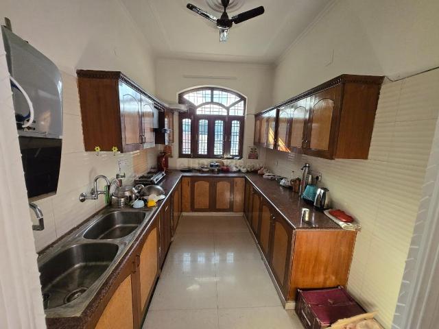 2 BHK Independent Builder Floor in Sector 9 for rent Gurgaon. The reference number is 20671918