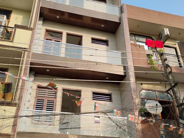2 BHK Independent Builder Floor in Sector 10A for rent Gurgaon. The reference number is 17049299