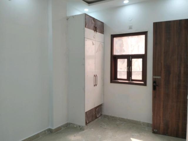 2 BHK Independent Builder Floor in Sector 11 Rohini for resale New Delhi. The reference number is 19976040