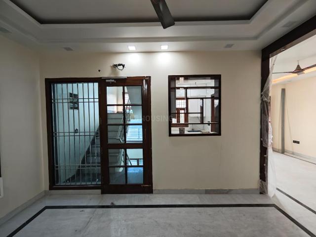 2 BHK Independent Builder Floor in Sector 122 for rent Noida. The reference number is 18001705