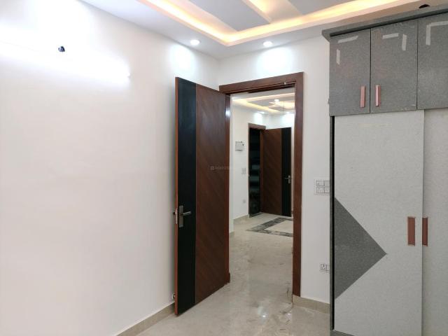 2 BHK Independent Builder Floor in Sector 15 Dwarka for resale New Delhi. The reference number is 18811110