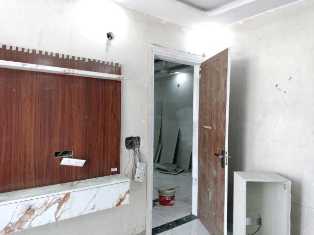 2 BHK Independent Builder Floor in Bharat Vihar for resale New Delhi. The reference number is 19985749