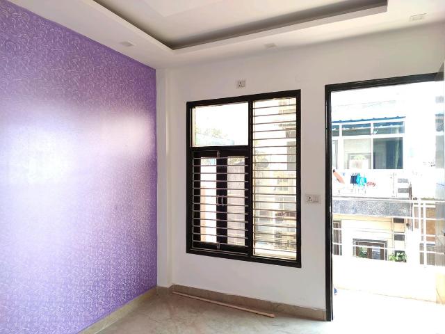 2 BHK Independent Builder Floor in Sector 16 Rohini for resale North West Delhi. The reference number is 7573229