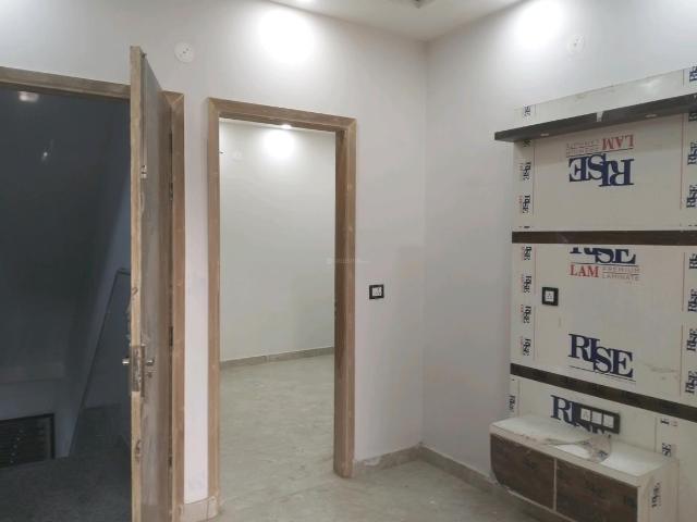 2 BHK Independent Builder Floor in Sector 24 Rohini for resale New Delhi. The reference number is 19976157