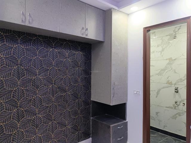 2 BHK Independent Builder Floor in Sector 25 Rohini for resale North West Delhi. The reference number is 16401975